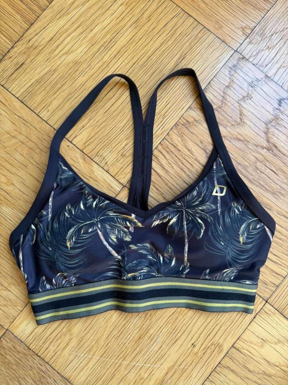 Lorna Jane Palm Print Sports Bra, Size XS, EUC, Black/Gold/Olive Green